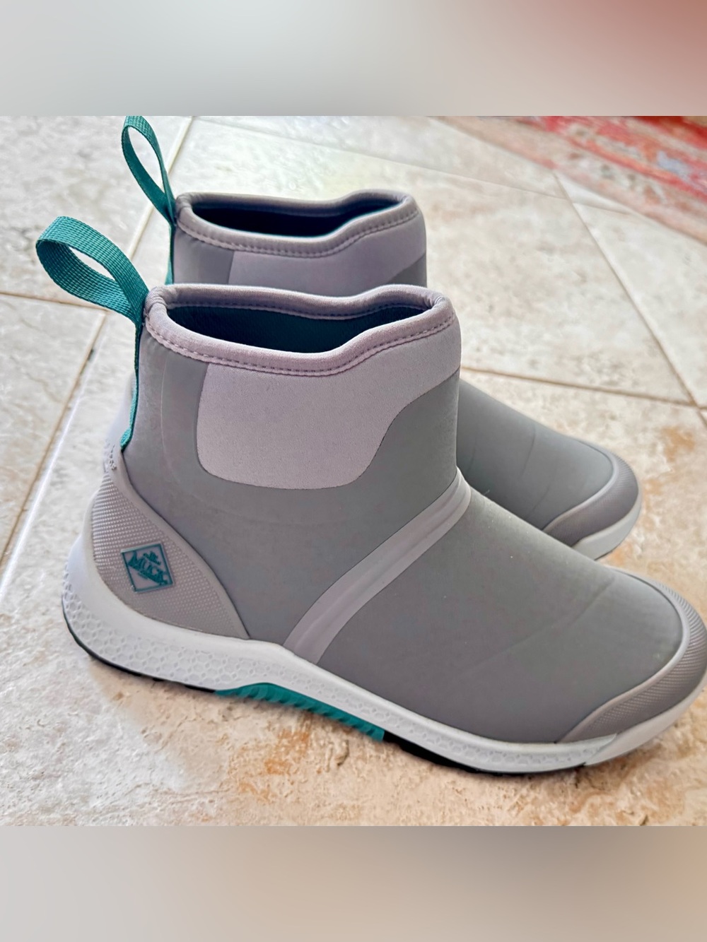 Muck Outscape Chelsea Low Slip On Waterproof Women’s Size 9 Frost Gray
